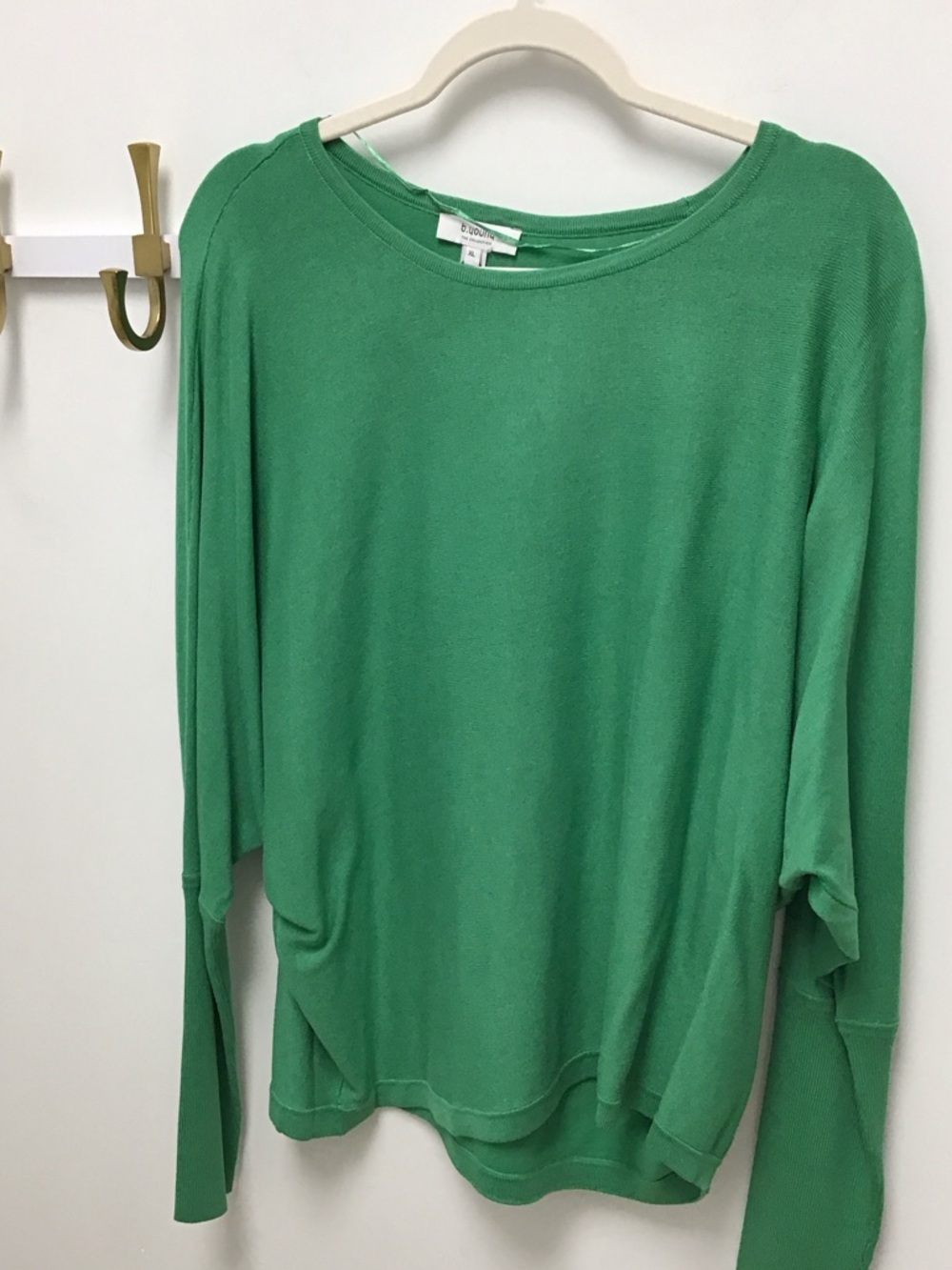 B. Young morla Green Lightweight Long Sleeve Top